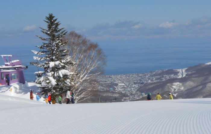 朝里川溫泉滑雪場