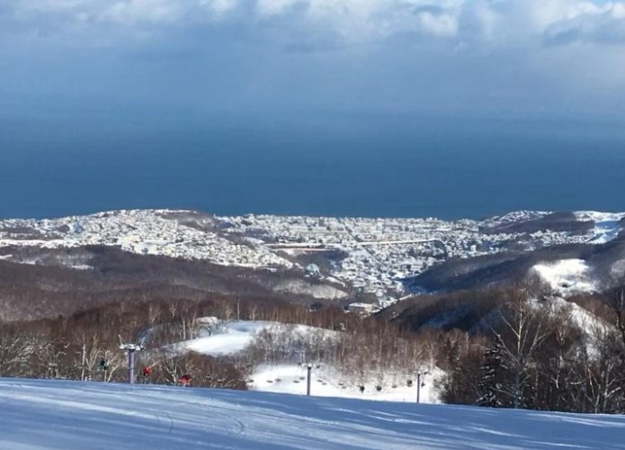 朝里川溫泉滑雪場雪況