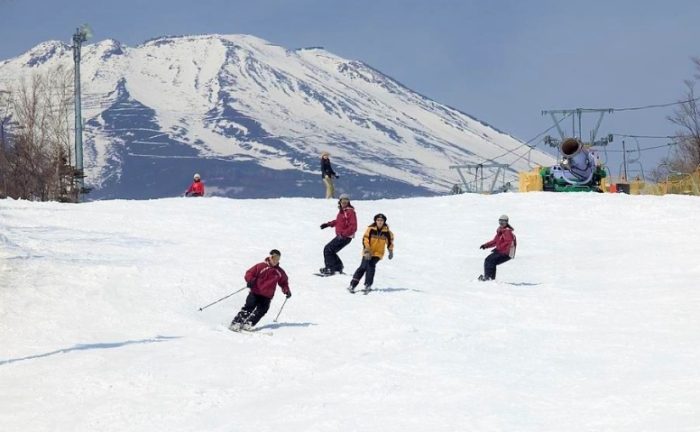 富士山滑雪一日遊