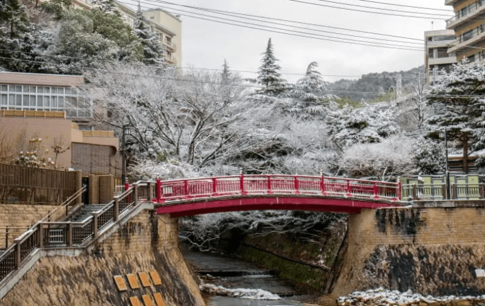六甲山滑雪場住宿